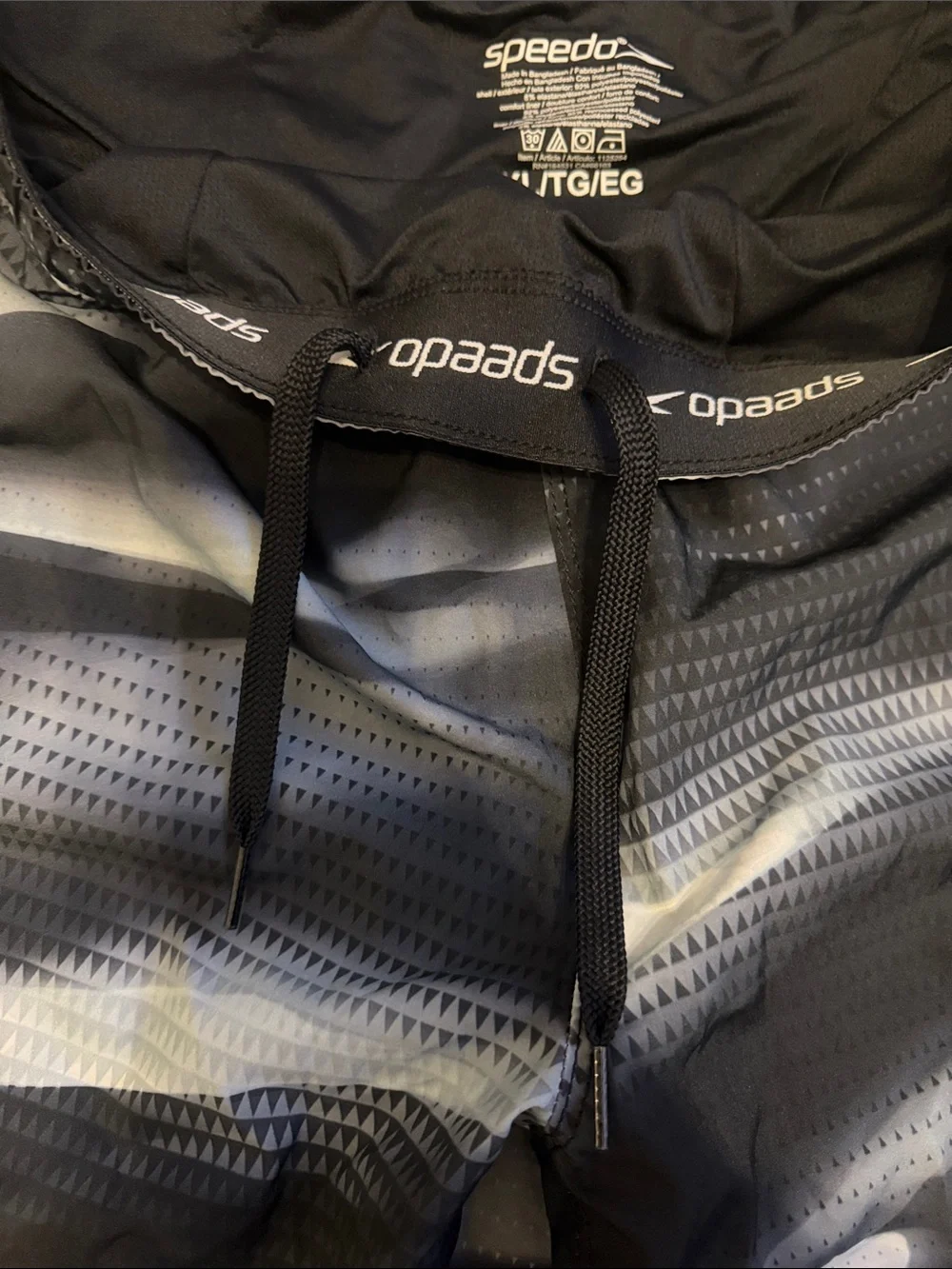 Speedo Men's Black and Gray Wave-Pattern Swim Trunks